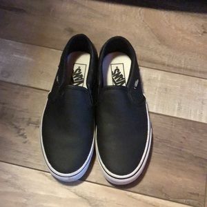 Women’s Vans slip on sneakers, size 6.5